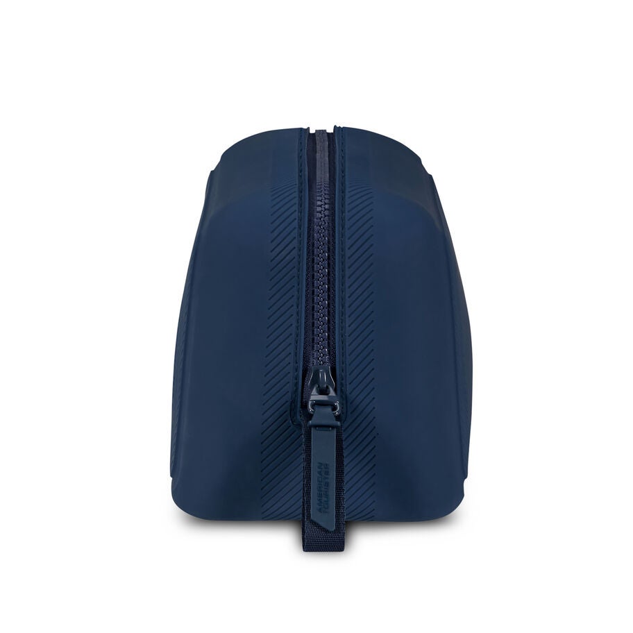 Urban Groove Toiletry Kit in the color Dark Navy. image number 2